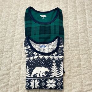 2 Long Sleeve Scoop Neck Fall/Winter Tops XS